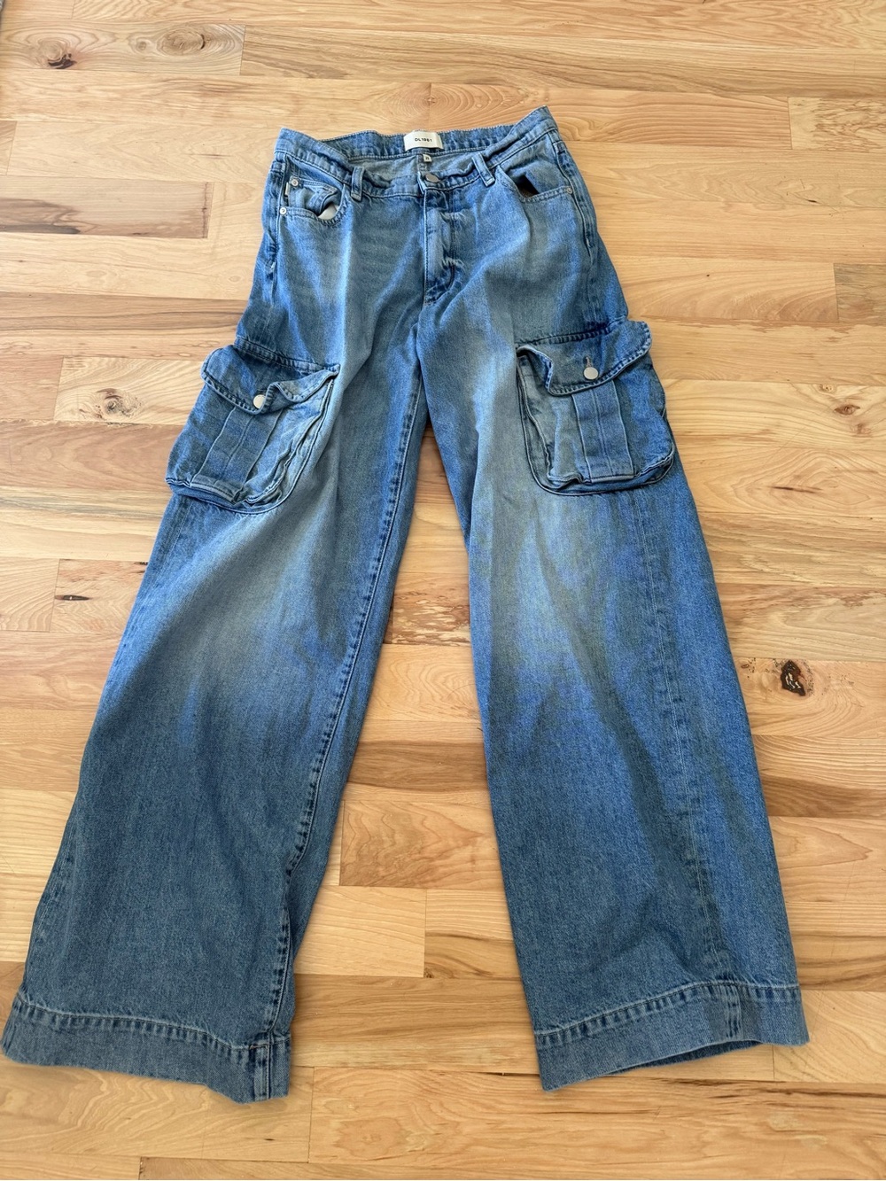 DL 1961 Zoie Wide Leg Low Rise Relaxed Vintage in Aged Mid Cargo Size 25